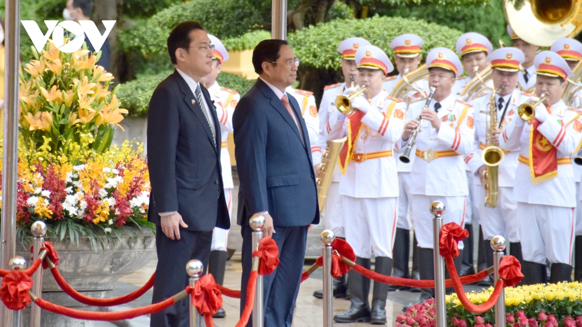 Thủ tướng Phạm Minh Chính chủ trì lễ đón trọng thể Thủ tướng Nhật Bản Kishida Fumio